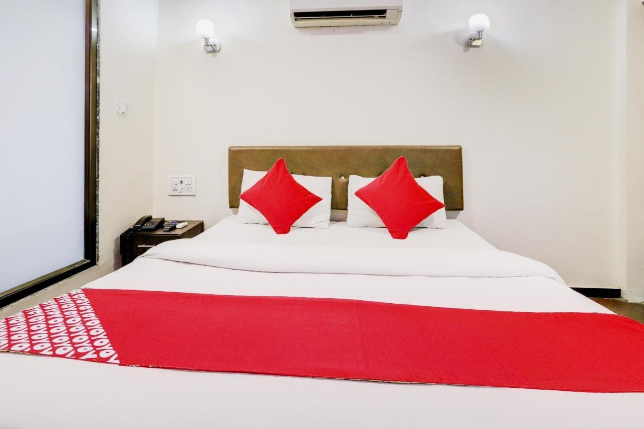 Oyo Hotel Dash Вадодара Экстерьер фото
