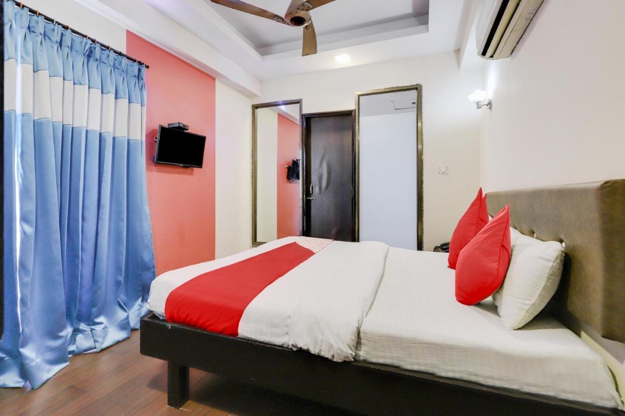 Oyo Hotel Dash Вадодара Экстерьер фото