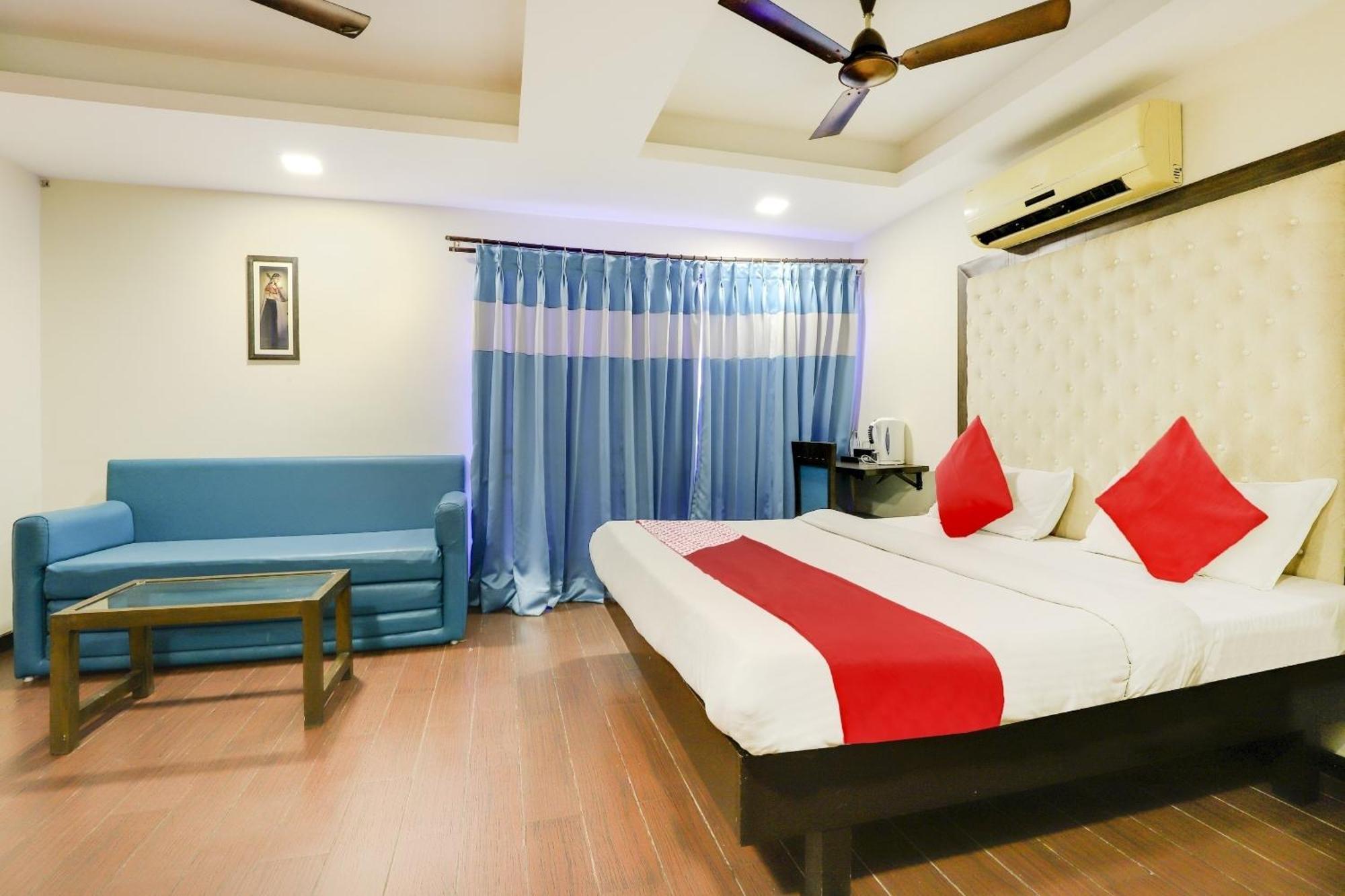 Oyo Hotel Dash Вадодара Экстерьер фото